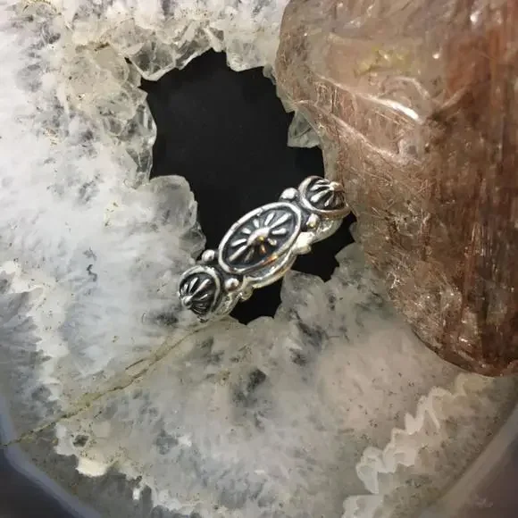 Carolyn Pollack Southwestern Style Sterling Flower Concho Band Ring For Women - Picture 2 of 10